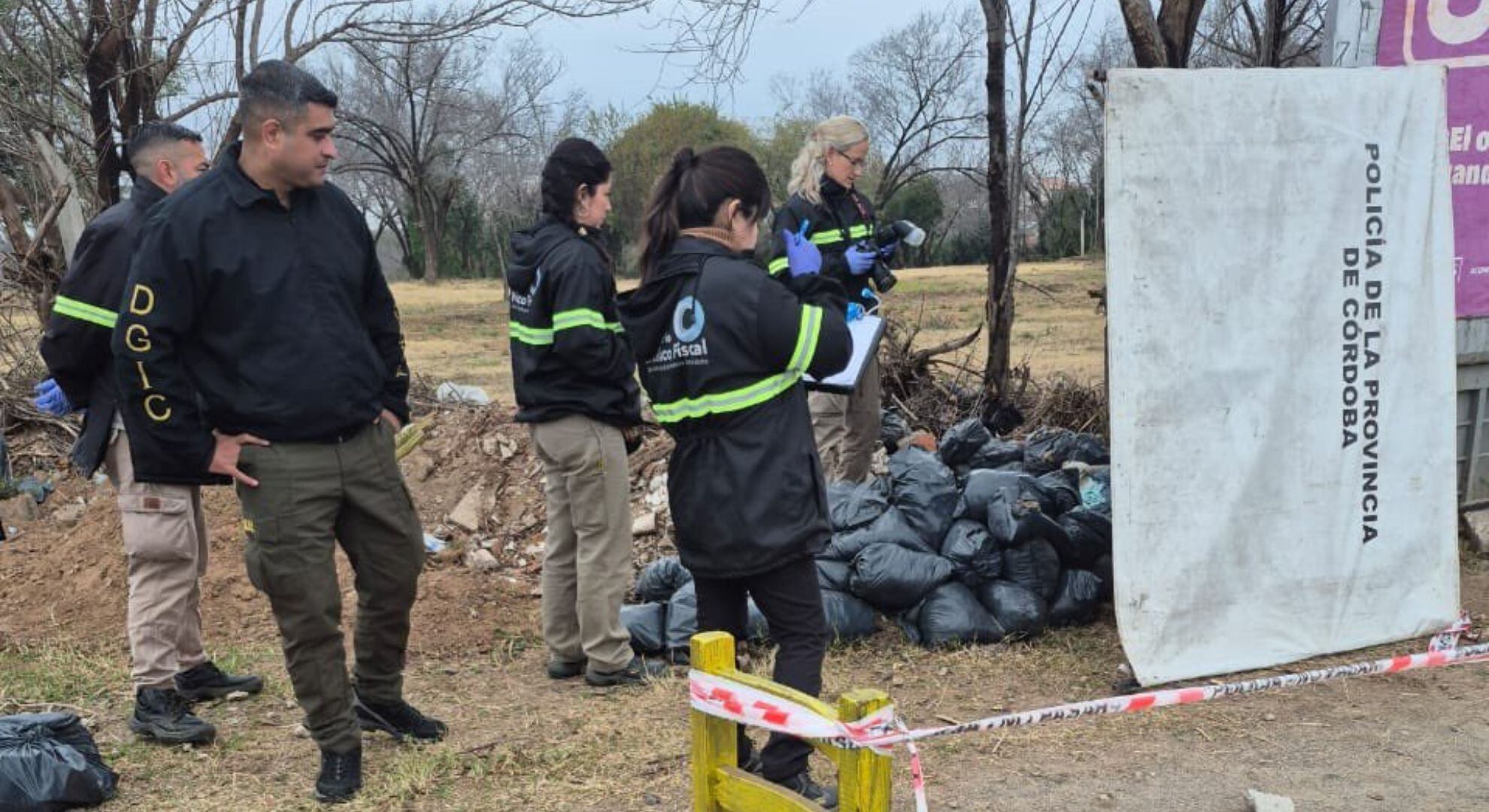Los trabajadores del lugar encontraron las bolsas que tenían las extremidades disociadas en partes