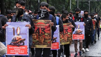 Normalistas liberaron Central Camionera del