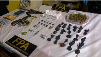 Desarticularon 10 puntos de venta de drogas en Córdoba y detuvieron a 24 personas