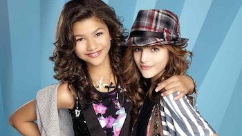 Bella Thorne y Zendaya - Shake it Up