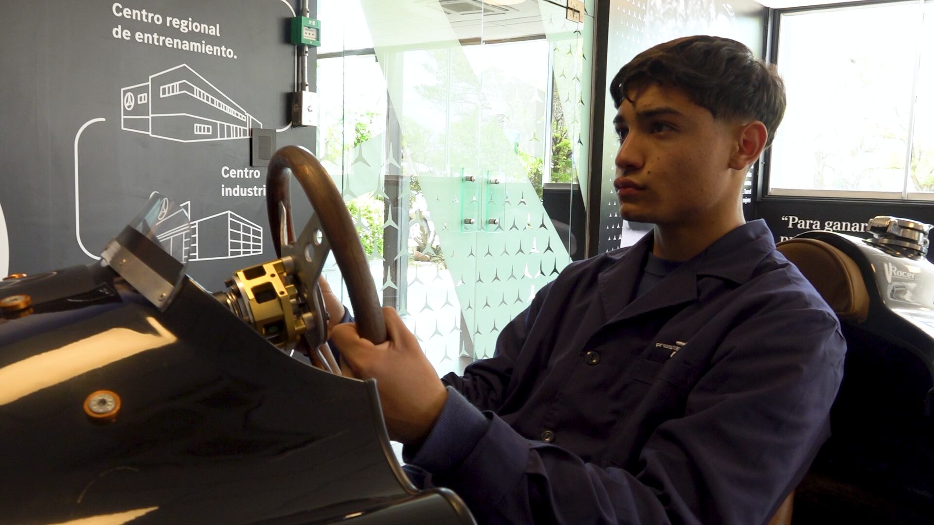 Cómo son las prácticas de los estudiantes en la planta de Prestige Mercedes-Benz