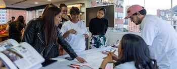 La estrategia liderada por la Secretaría Distrital de la Mujer y la Cámara de Comercio de Bogotá ya ha cualificado a 1.330 mujeres en diferentes localidades de la ciudad - crédito Secretaría Distrital de la Mujer