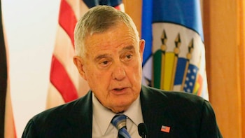 Joseph Mondello, embajador de EEUU