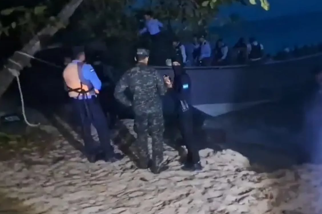 Imágenes de la presencia policial y militar en los Cayos. (X @baraudawaguchu)