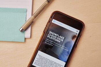 The Snowflake website homepage.