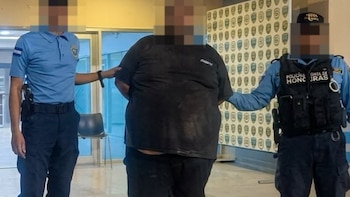 Honduras: capturan a un hombre tras hallar restos de perros en una vivienda donde vendían tacos