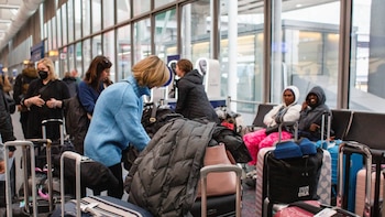 Estados Unidos planea detener los trámites de inmigración y aduanas en determinados aeropuertos