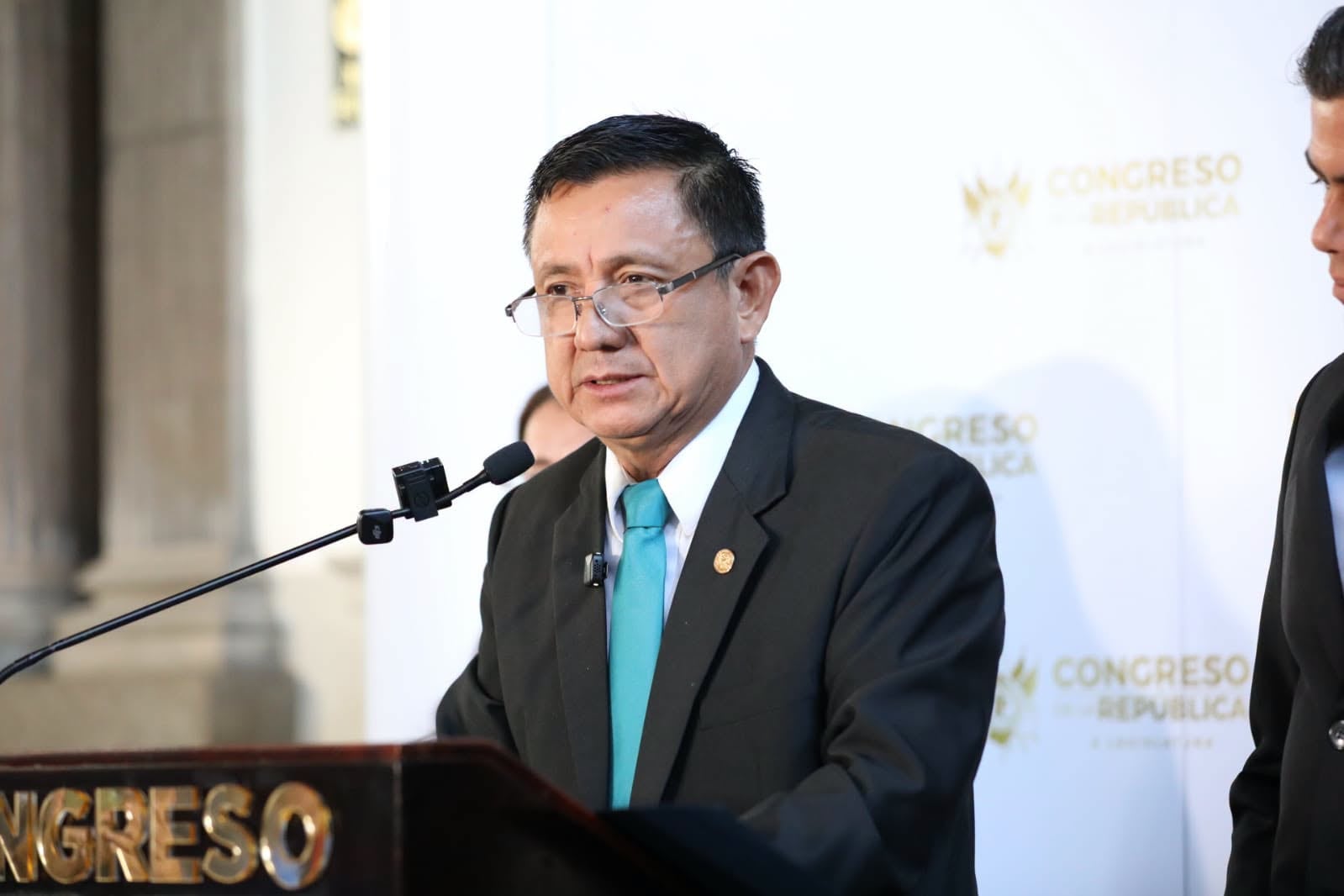 El diputado Fidencio Lima Pop presentó una iniciativa en el Congreso de Guatemala para obligar a las hidroeléctricas a financiar la electrificación rural. (Congreso de Guatemala)