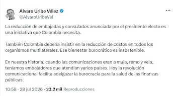 Álvaro Uribe y su respaldo a iniciativas del presidente electo Abelardo de la Espriella - crédito @AlvaroUribeVel/X