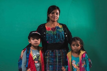 Cristian Ricardo y Megan Guadalupe Batz Cum, los hermanitos cuya partida ha dejado un vacío irreparable en el corazón de su familia (Foto cortesía Radio Renacer).