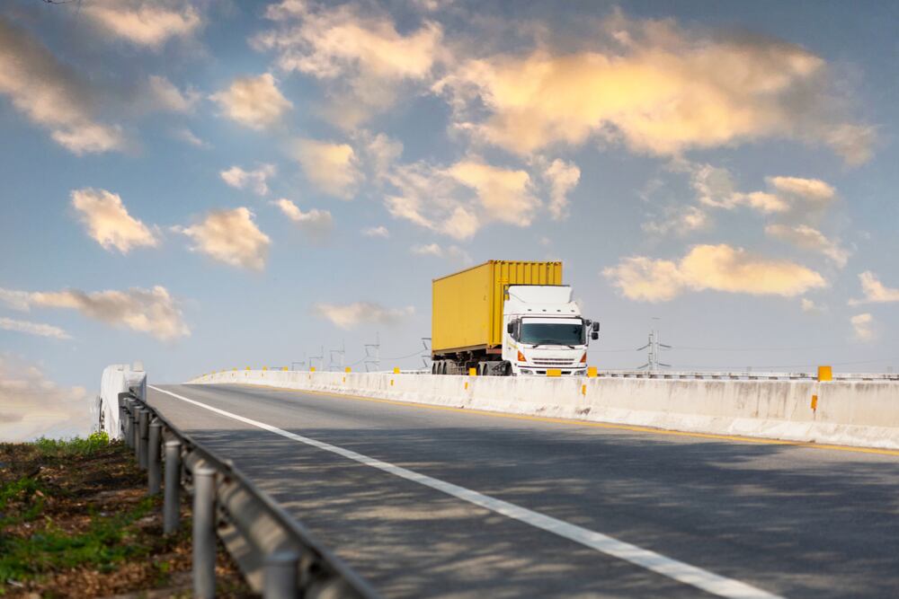 Cada kilómetro recorrido, cada manipulación innecesaria, cada espera en un depósito o cada proceso manual duplicado incide hoy con más peso que en años anteriores (Foto: Shutterstock)