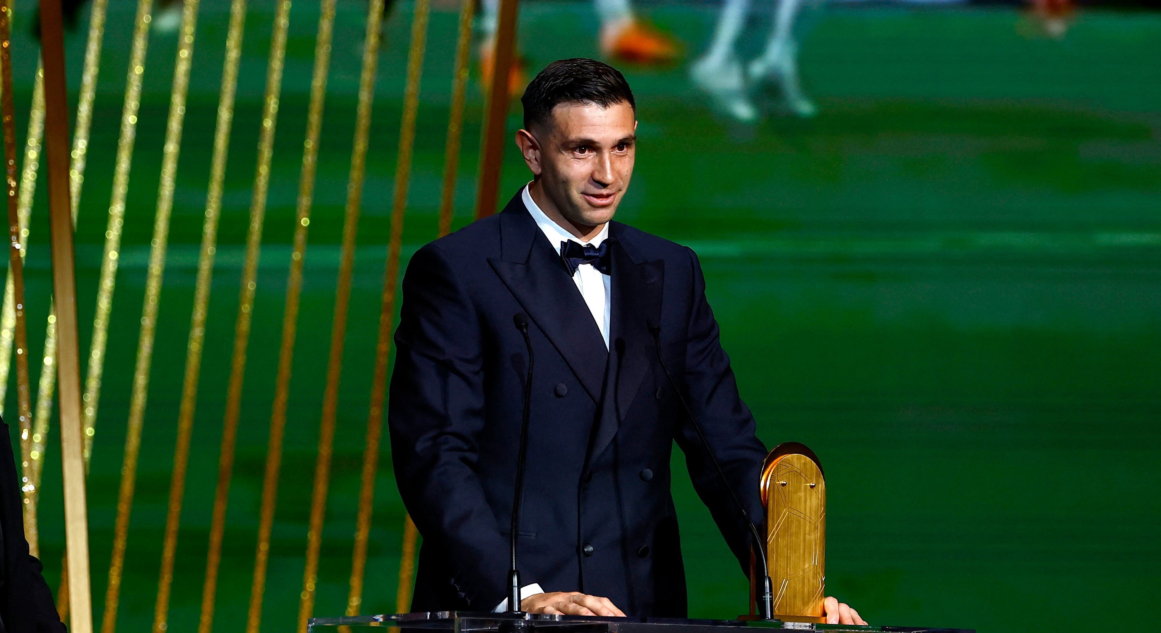 Dibu Martínez ganó dos veces el premio Lev Yashin al mejor arquero del mundo (Reuters)