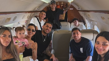 Leandro Paredes viajó en avión