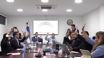 Comisión de Hacienda avala un régimen temporal mientras alcaldes detallan cifras millonarias y piden ajustes a la vigencia prevista (Captura de la transmisión en directo)