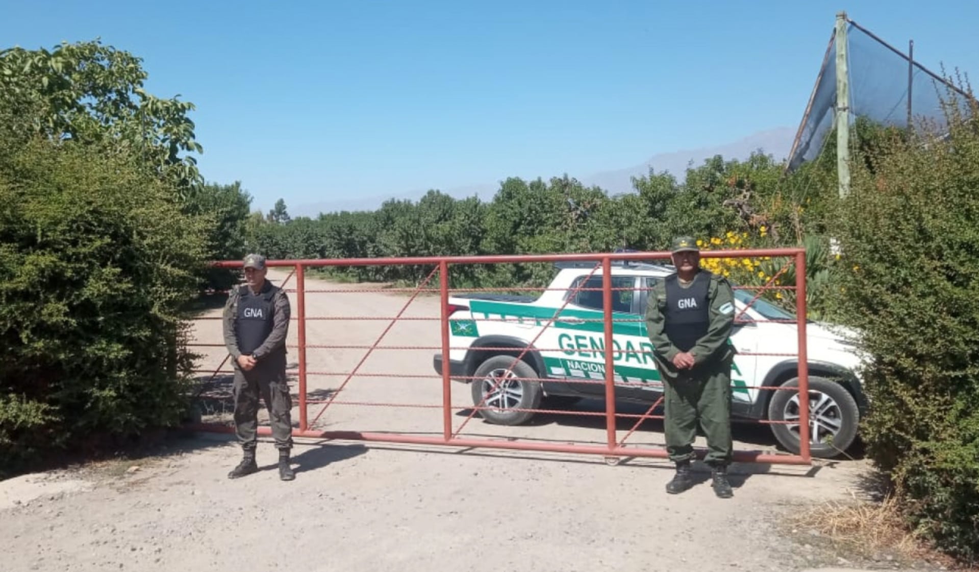 Trabajaron en el lugar Gendarmería Nacional Argentina, junto a personal de la Subcomisaría Manzano Histórico, guardaparques, integrantes de la Unidad Patrulla de Rescate de Alta Montaña (UPRAM), Bomberos y Policía Turística