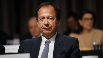 John Paulson ganó en torno