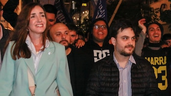 Ramiro Marra junto a Victoria