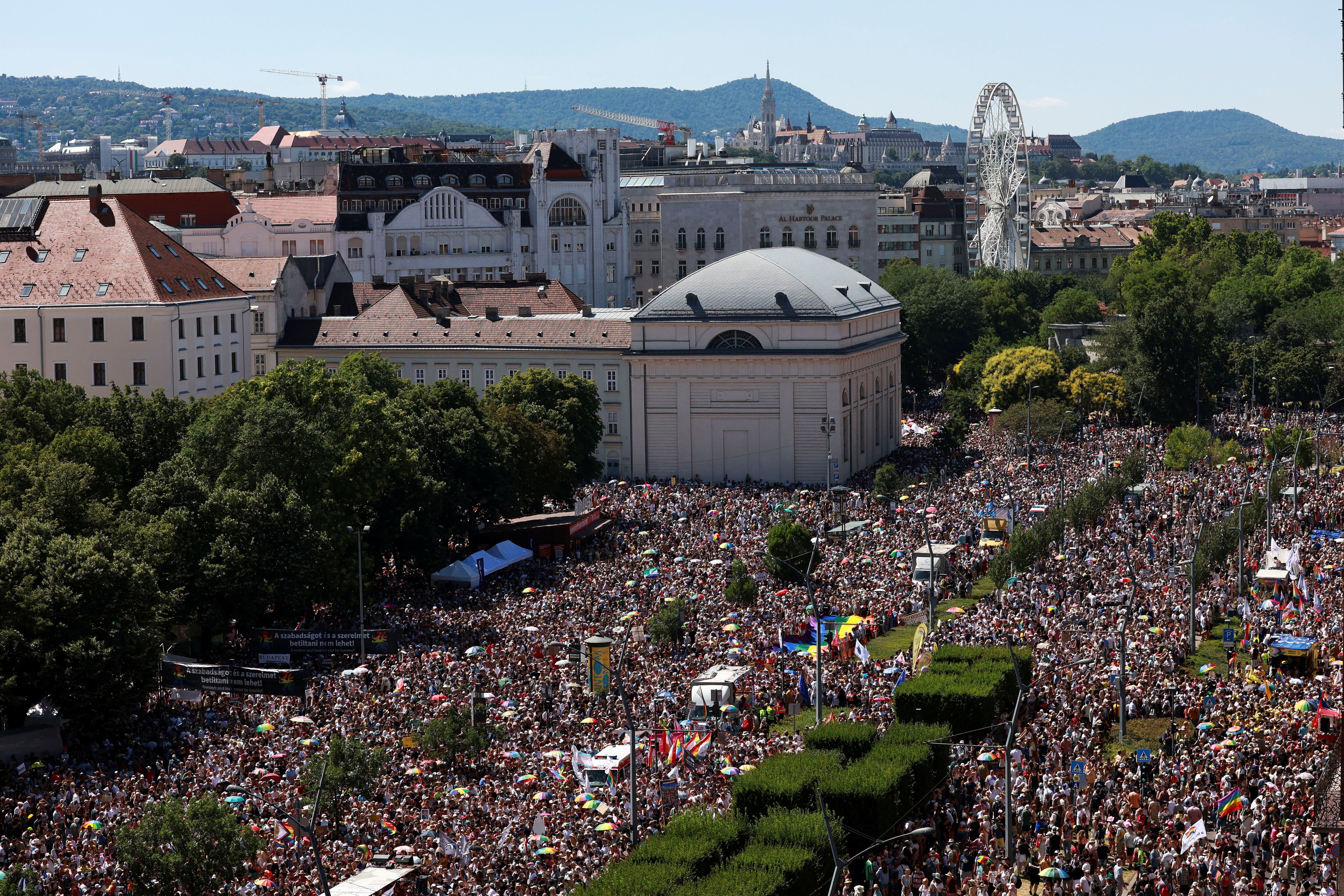 Una enorme multitud copó Budapest en la Marcha del Orgullo (REUTERS)