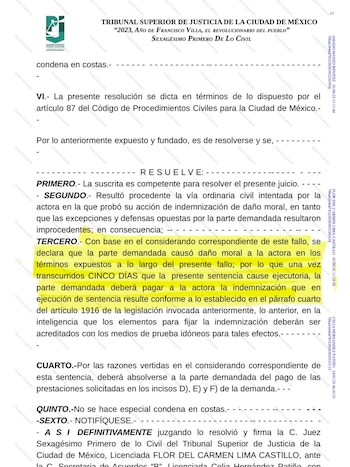 La actriz mostró el documento