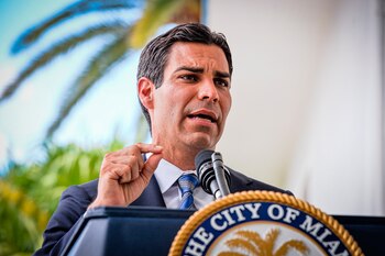El alcalde de Miami Francis Suárez anunció la cumbre y habló de los "crímenes de lesa humanidad" cometidos por las dictaduras de Cuba y Nicaragua (EFE)