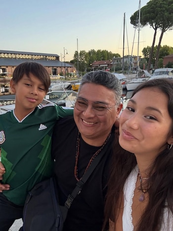 Naima Acosta con su padre