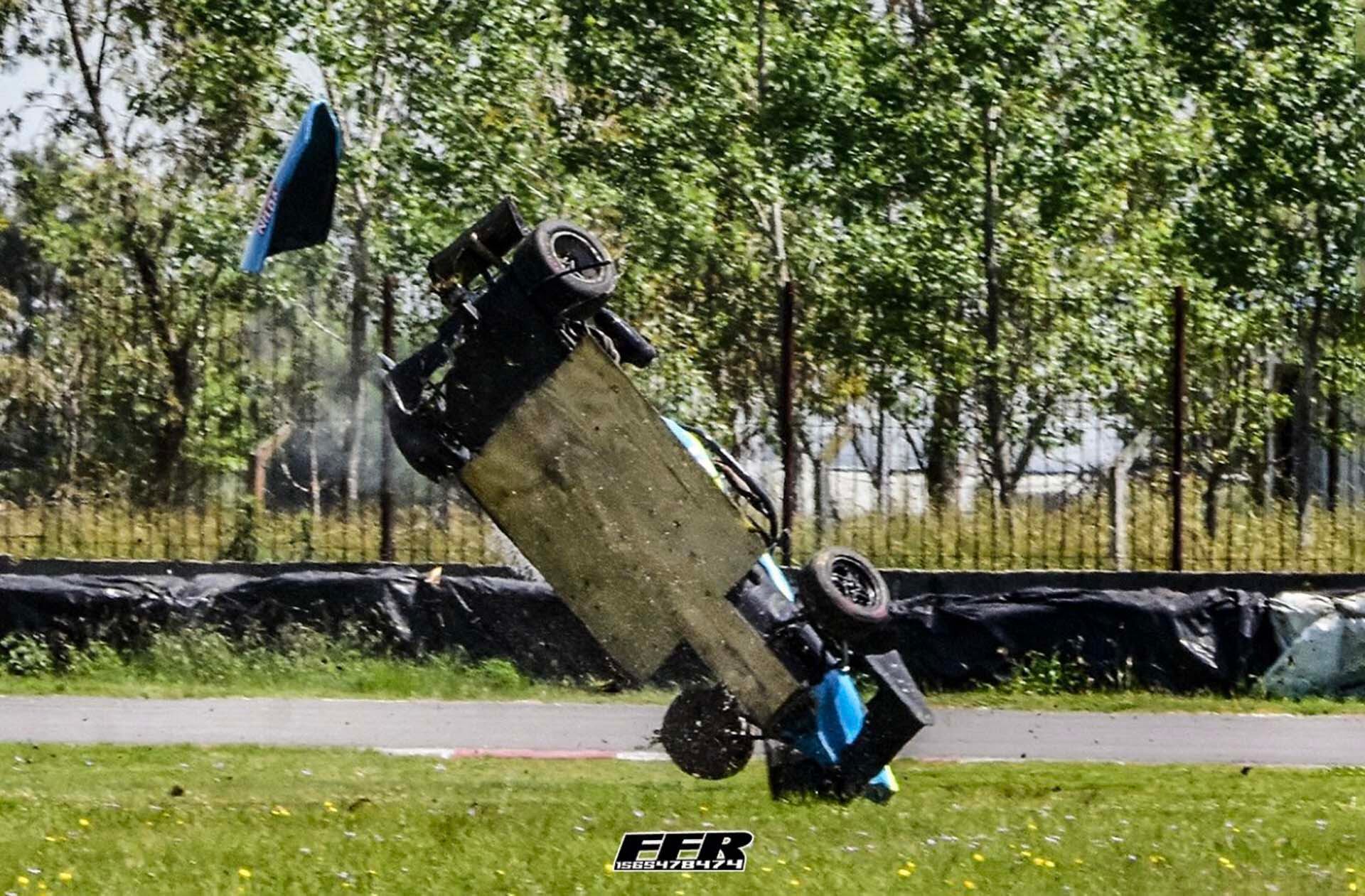 Morini se despistó y su auto comenzó el vuelco (Crédito: Gentileza IG @fotofernandoracing)