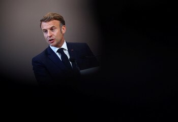 La decisión de Macron de convocar unas elecciones anticipadas dio lugar a un Parlamento dividido (REUTERS/Stephanie Lecocq)