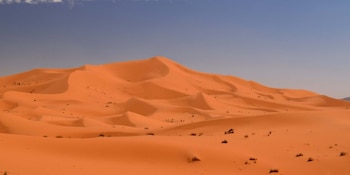 La duna Lala Lallia en Marruecos destaca como una de las estructuras arenosas más antiguas del planeta con 13.000 años de antigüedad (Charlie Bristow/Handout via REUTERS)