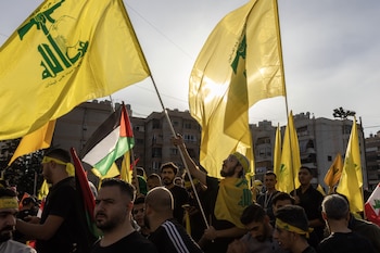 Militantes de Hezbollah en una
