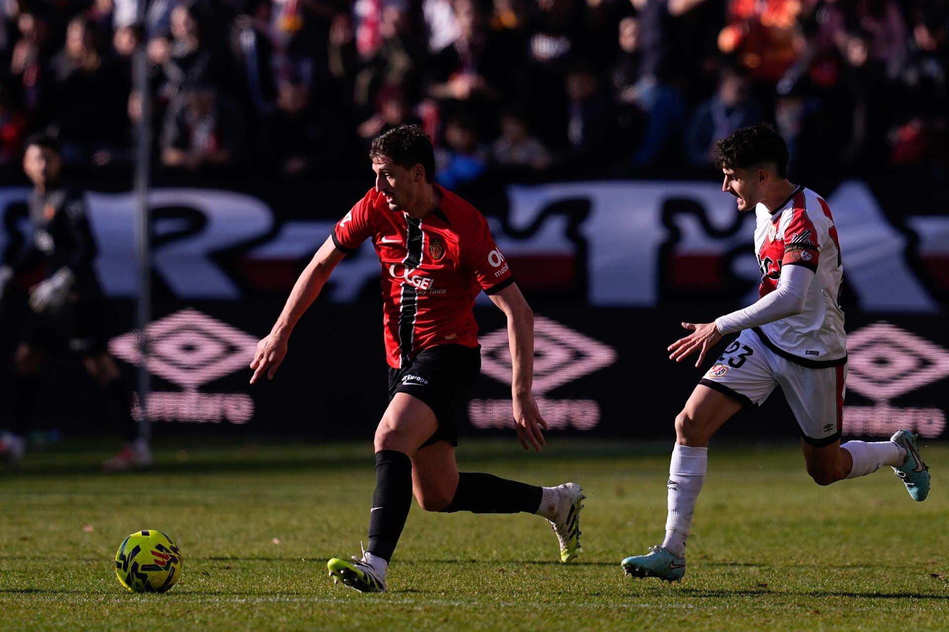 El defensa albanés Marash Kumbulla, cedido con opción de compra al Rayo Vallecano