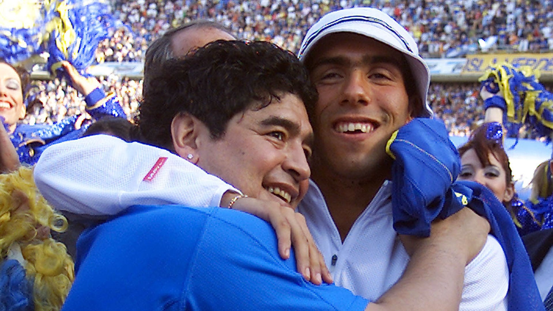 Maradona y Tevez, unidos en una pasión por Boca Juniors (NA)