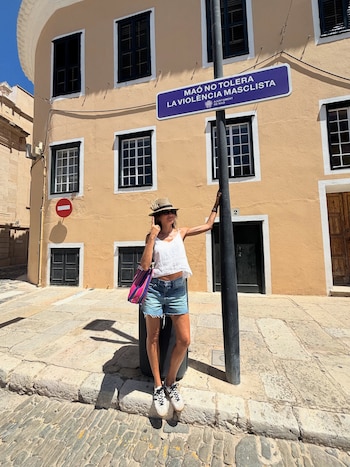 Florencia Raggi compartió las fotos de sus vacaciones mediterráneas junto a Nicolás Repetto y Renata: “Gracias Vida, por volver a mí”