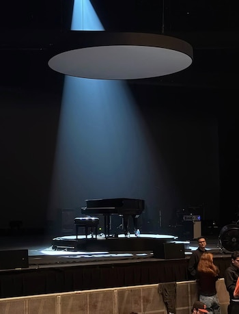 Así es la puesta en escena de Sam Smith (redes sociales)