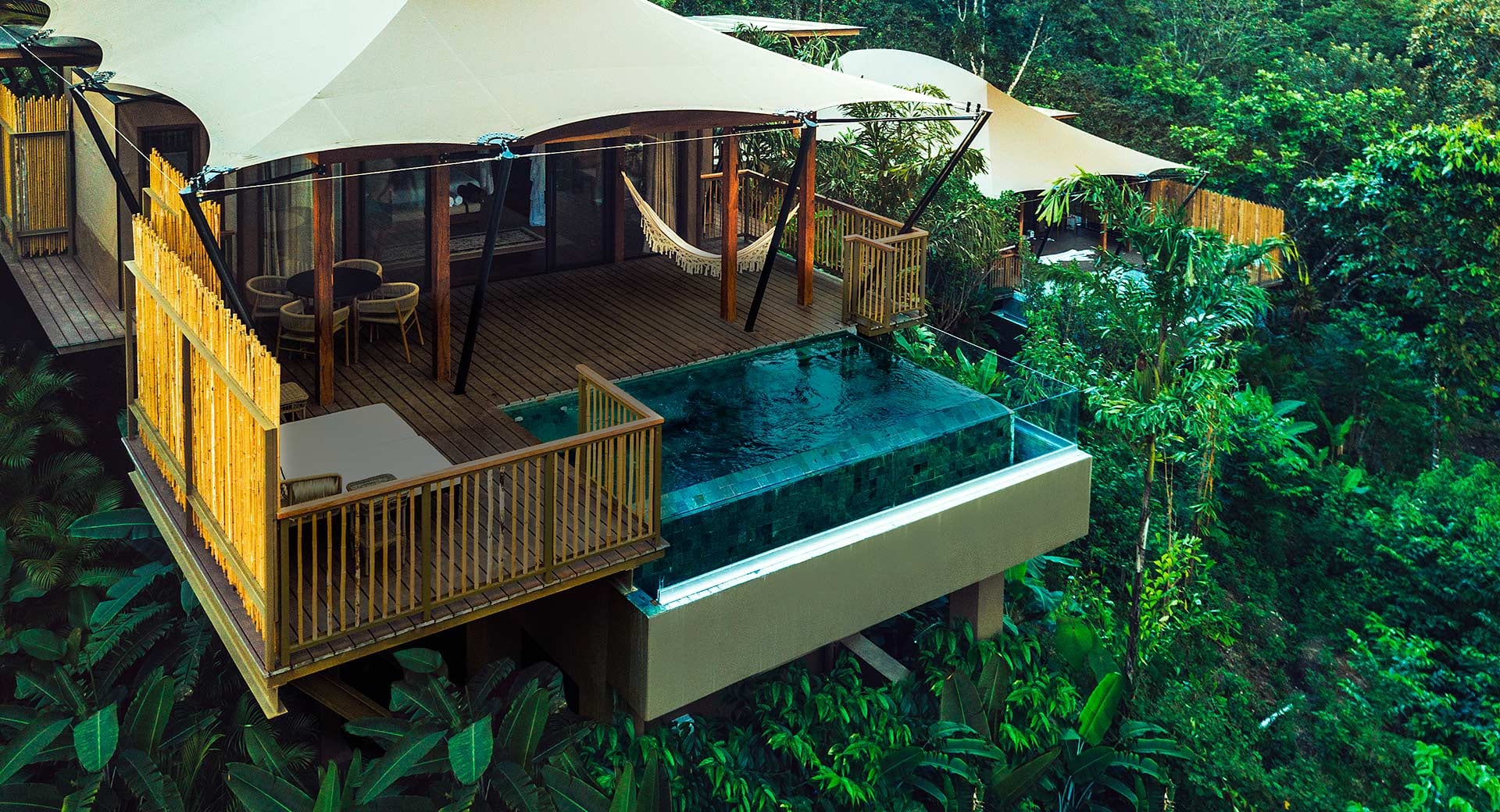 Hoteles, restaurantes y otros negocios turísticos dependen del suministro eléctrico para garantizar servicios esenciales a sus clientes. Crédito: NayaraTented Camp