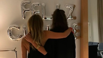 Flavia Palmiero y su hija