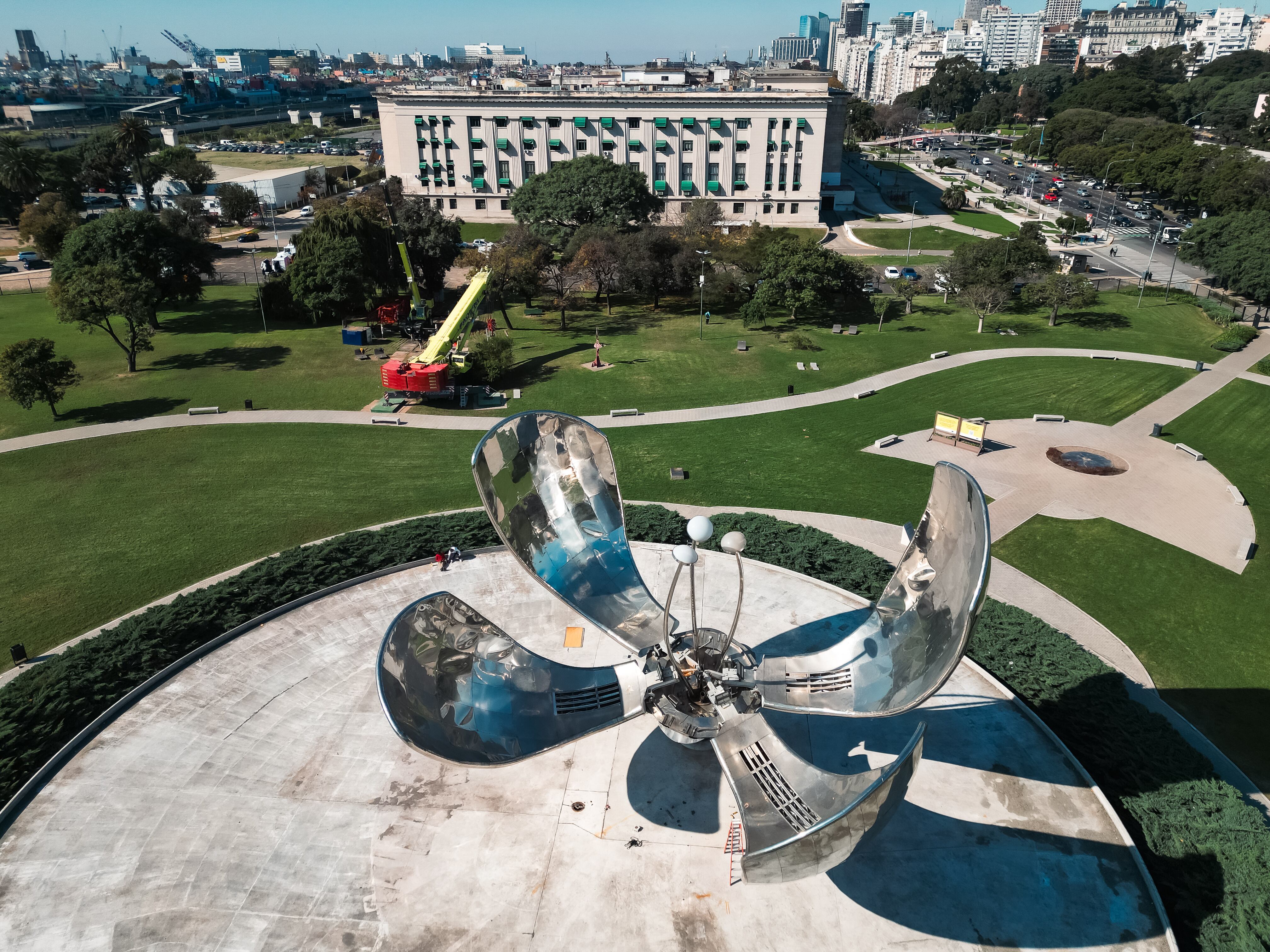 Vista aerea de la Floralis Genérica, en Recoleta (EFE)