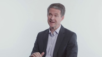 Brooks Holtom. (foto: YouTube/TINYpulse)