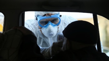 Keiji Fukuda, ex subdirector de la OMS: “Hay una buena chance de que el coronavirus no desaparezca”