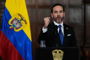 Calderón pidió al presidente que tenga en cuenta a la familia de Epa Colombia al evaluar su situación - crédito Foto AP/Fernando Vergara