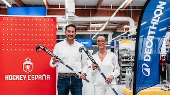 Decathlon y Hockey España firman un acuerdo por la inclusión laboral de personas con discapacidad