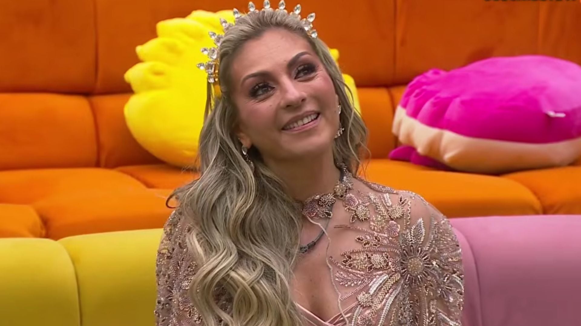 La exOV7 pasó de ser la primera eliminada a ganar la cuarta temporada del reality tras 71 días de competencia. (Captura de pantalla YouTube)