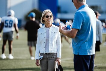 Sheila Ford Hamp durante un