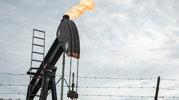 Los precios del petróleo subieron hasta 7% tras una nueva escalada en Medio Oriente
