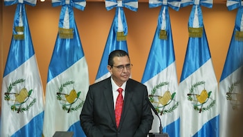 Fiscal general de Guatemala anuncia comisión para revisar exilios y persecución