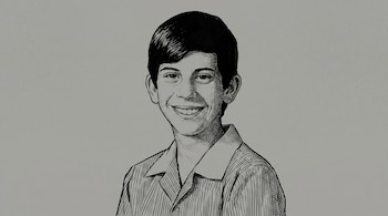 Ilustración hedcut de un niño sonriente, con cabello oscuro y camisa a rayas. Es un retrato en blanco y negro sobre un fondo gris liso.
