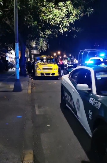 Mientras se encontraban colocando dinero,