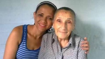 Martha Yaneth con su 'mamita'