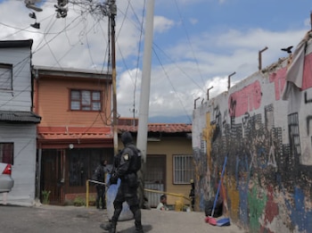 La casa de Javier en Hatillo fue convertida por Los Lara en un búnker para almacenar y distribuir drogas y dar refugio a sicarios. (Foto: CR Hoy)