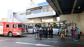 Pasajeros heridos tras choque de