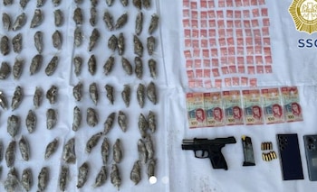 Los agresores del policía Óscar Soto fueron detenidos con drogas y armas Foto: SSC CDMX
